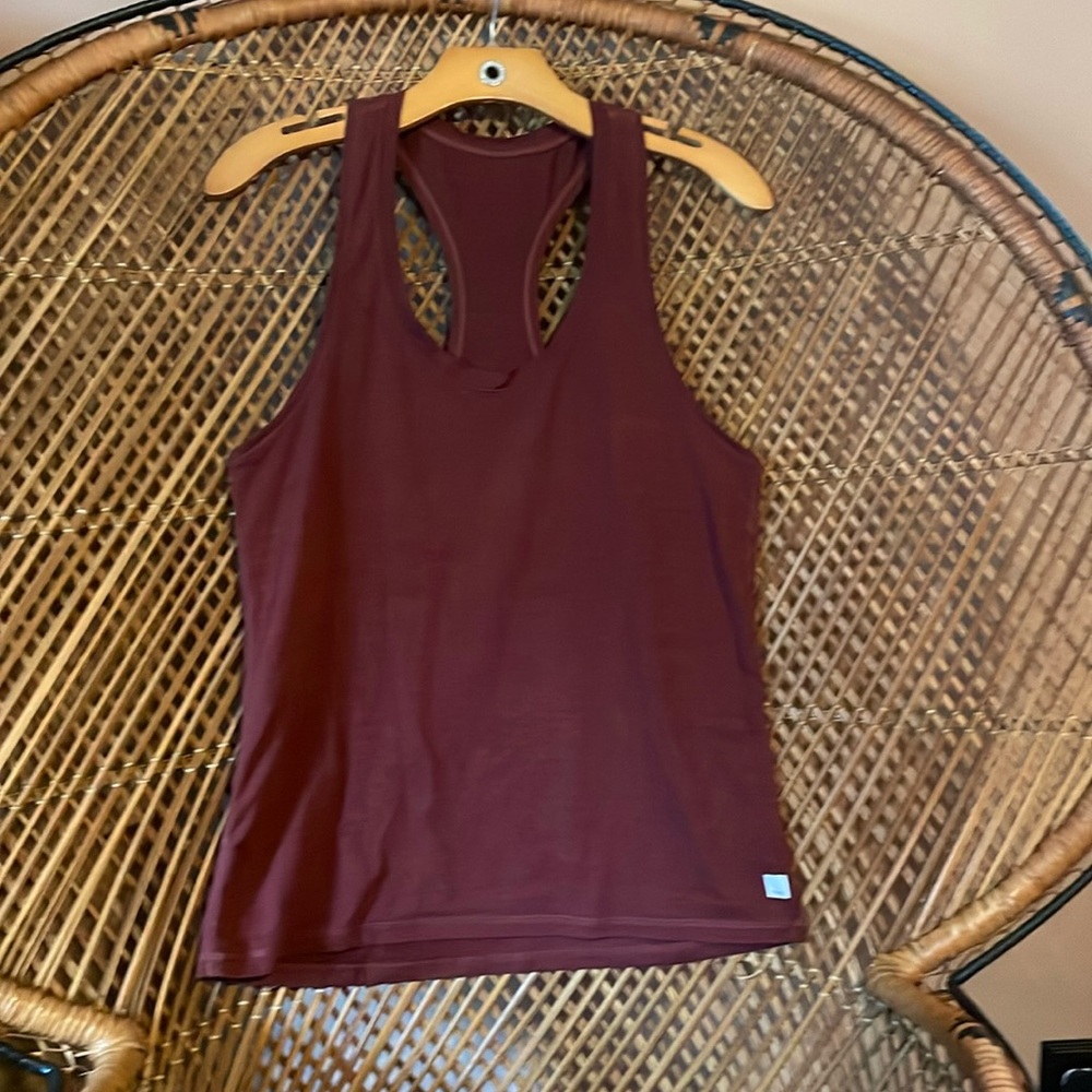 Vuori Lux Performance Tank - Maroon - L